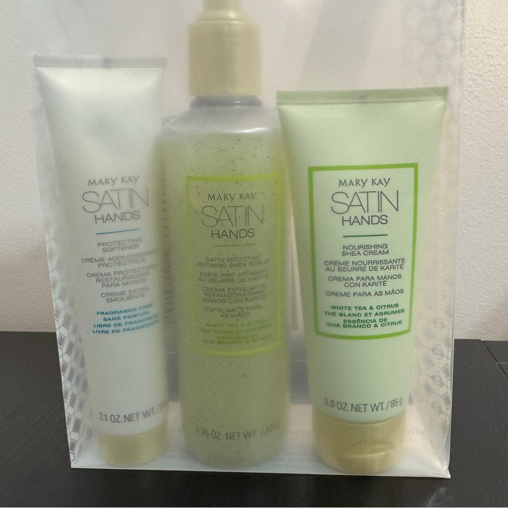 Mary Kay Satin Hands Pampering Set - White Tea and Citrus